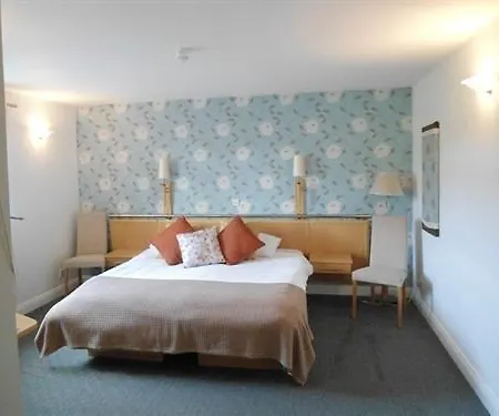 Holly Hill Inn