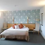 Holly Hill Inn